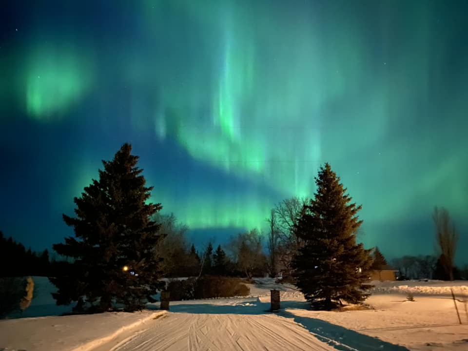 Aurora Borealis makes waves in Manitoba, encore expected Friday